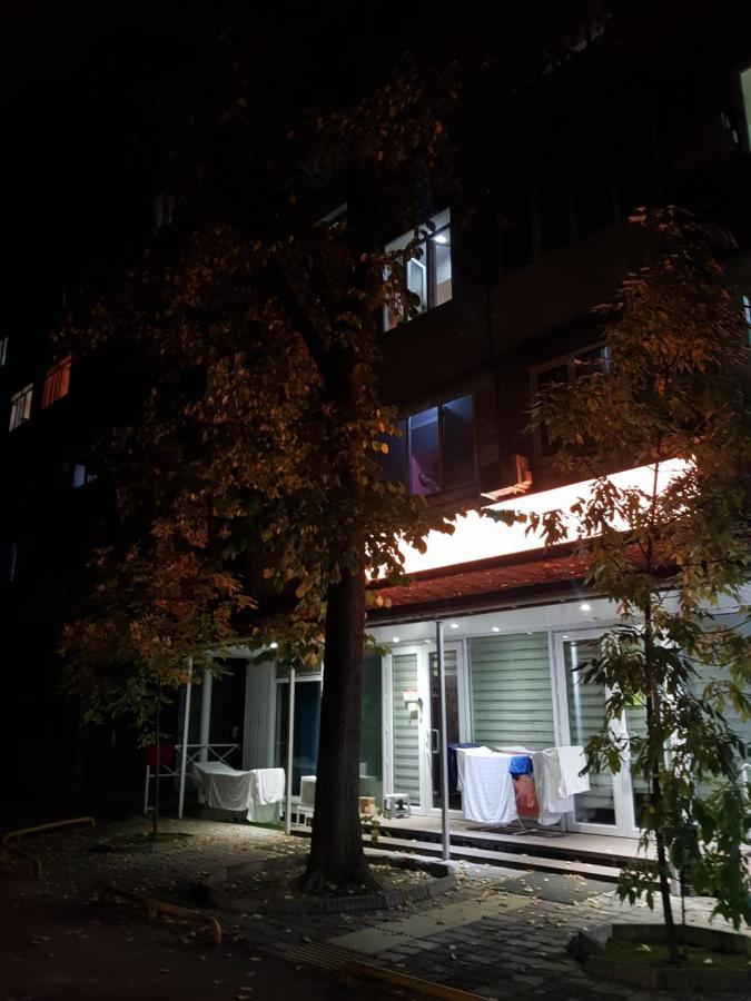 Отличная Квартира Со Всеми Удобствами. Almaty Eksteriør bilde
